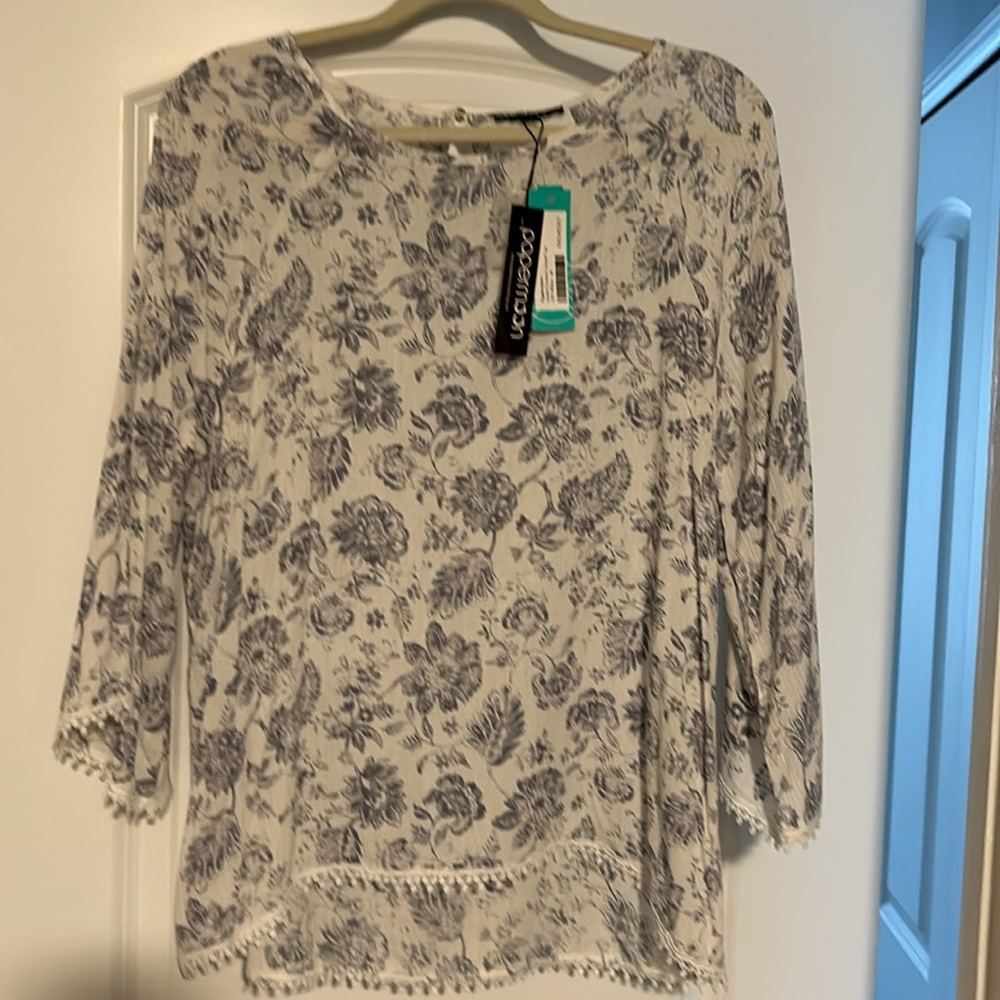 Off white top